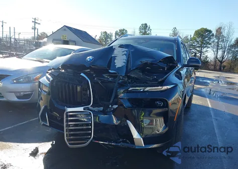 2025 BMW X7 xDrive40I z USA, uszkodzony, nr VIN 5UX23EM02S9Z01827